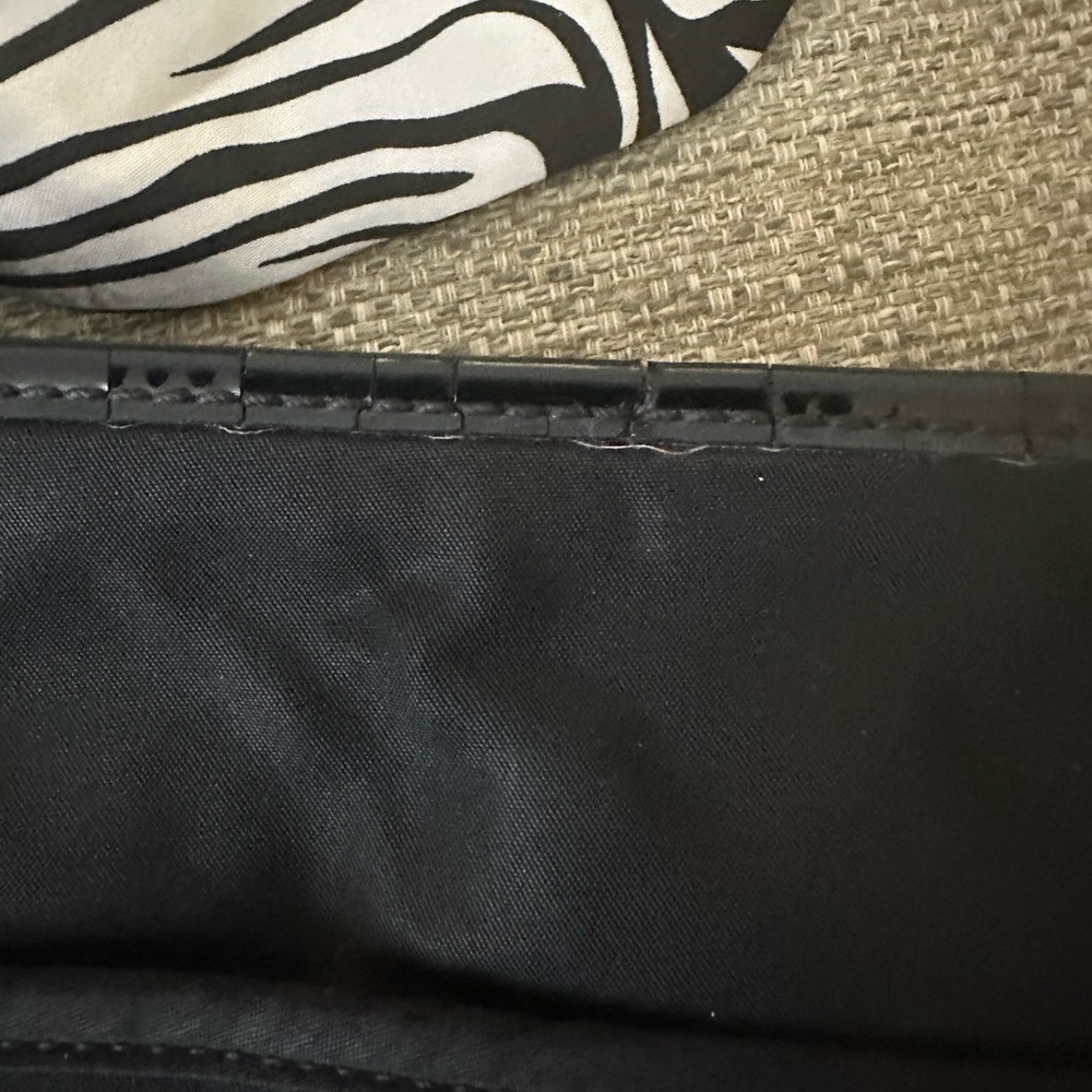 Tory Burch Perry Black Crossbody Bag with Patent Trim & Front Pocket - Picture 11 of 16